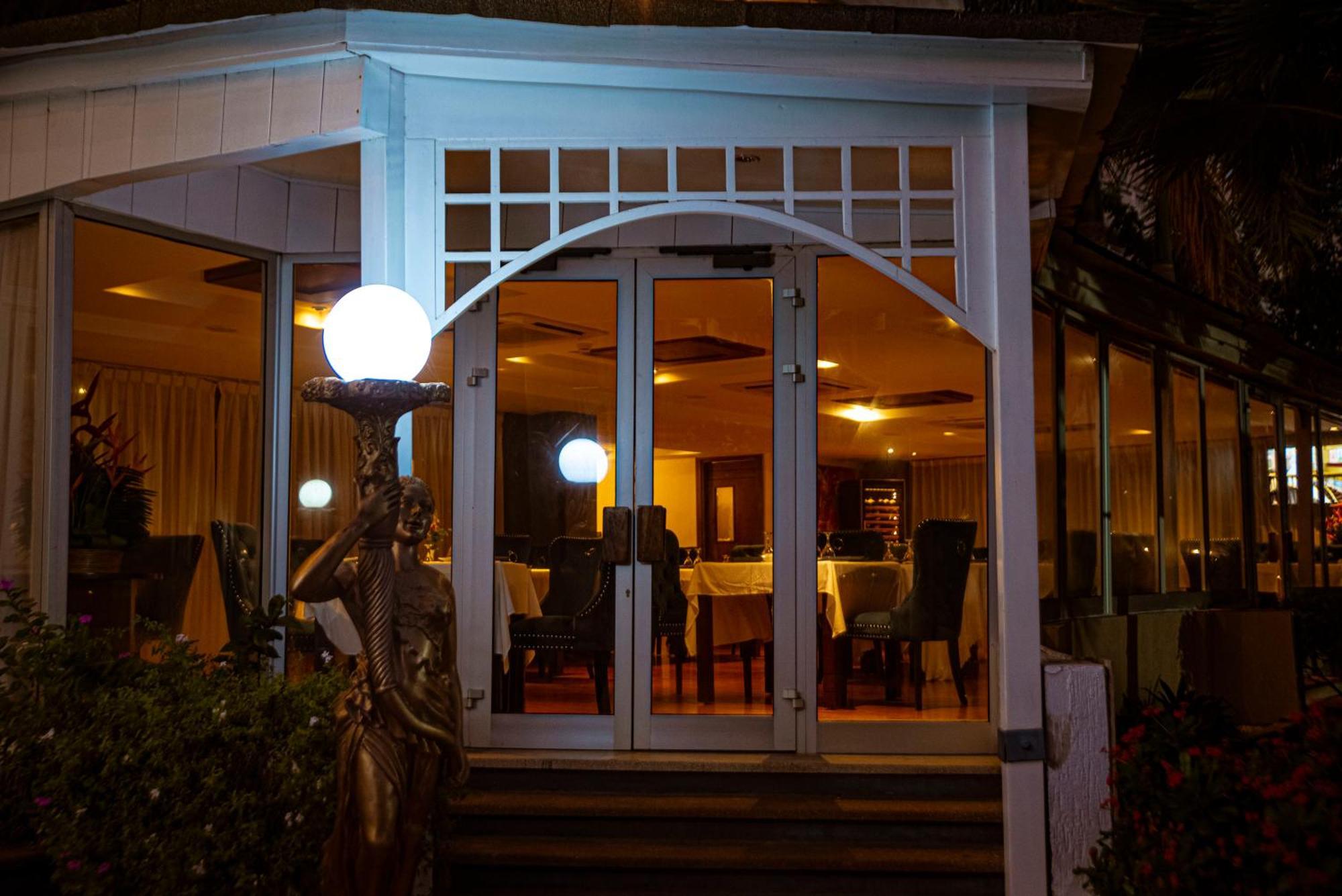 Hotel Sarakawa Lome Exterior photo